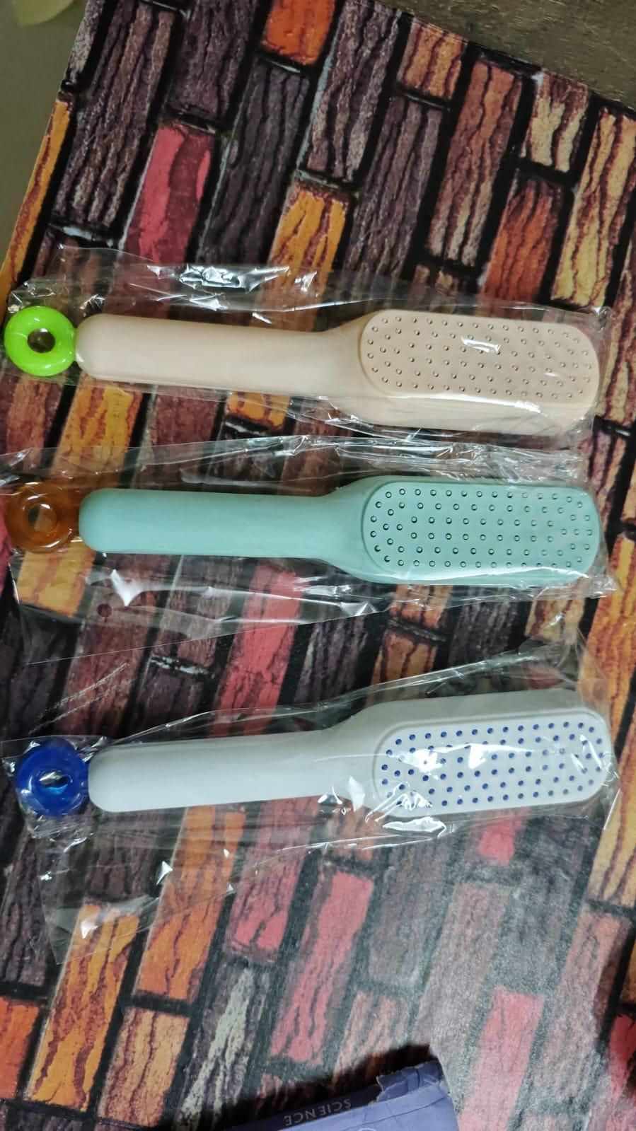 💆‍♂️ Self-Cleaning Anti-Static Massage Comb – For Adults & Kids Pack Of 1